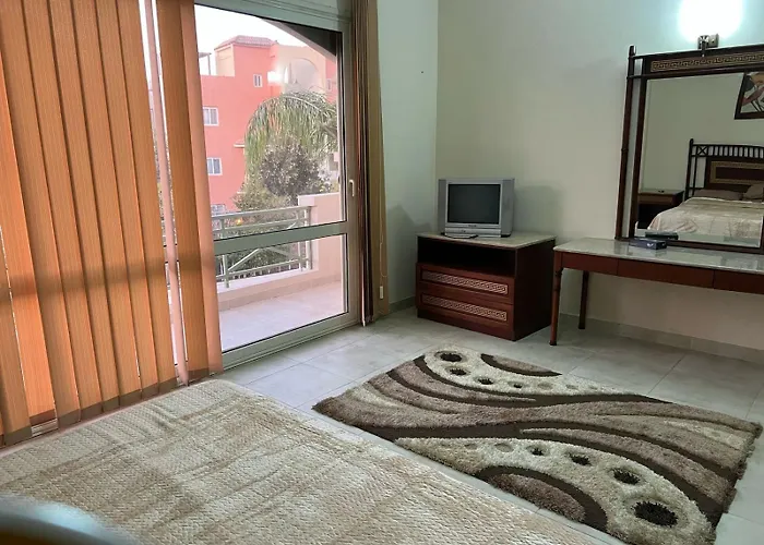 La Vista 5 Beachfront 265m Luxury Ain Suchna